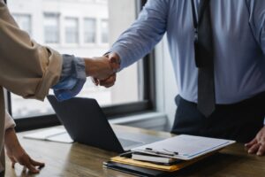 7 strategii budowania zaangażowania pracowników w biznesie